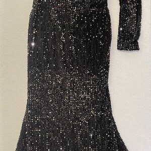 Black Sequin Long Sleeve‎ Gown/Prom Dress